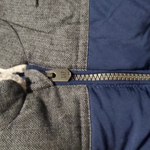 Baby GAP | Toddler Puffer Vest | 18-24 Months - Picture 5 of 5